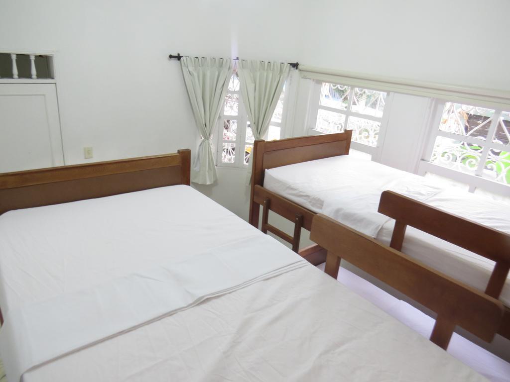 Hostal Casa Prado Medellin Bagian luar foto