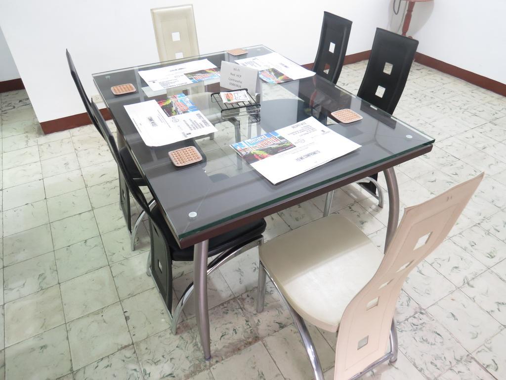 Hostal Casa Prado Medellin Bagian luar foto