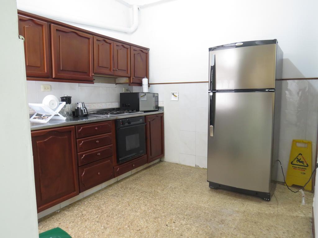 Hostal Casa Prado Medellin Bagian luar foto