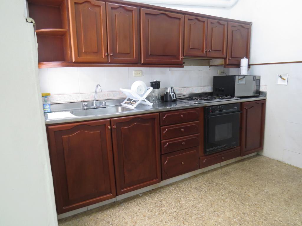 Hostal Casa Prado Medellin Bagian luar foto