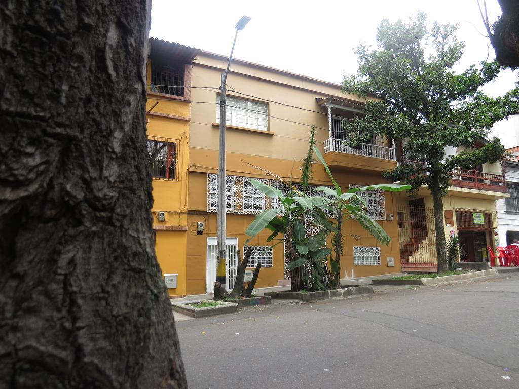 Hostal Casa Prado Medellin Bagian luar foto